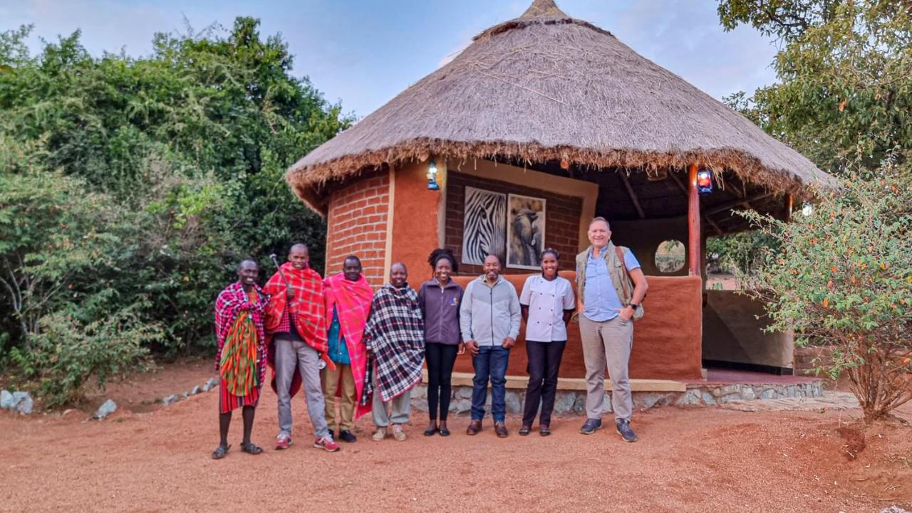 Africa Safari Maasai Boma Camping Serengeti Exterior photo